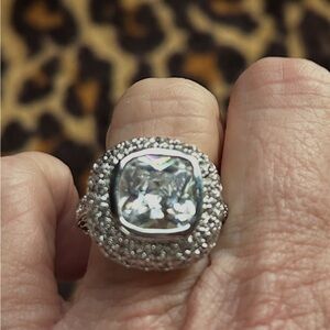 Elegant Silver Crystal Ring